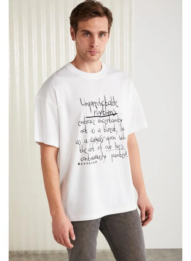 جريميلانج تيشيرت رجالي قطن بطبعة أمامية وأكمام قصيرة بياقة دائرية مقاس كبير أبيض من جريملانج ماريونا